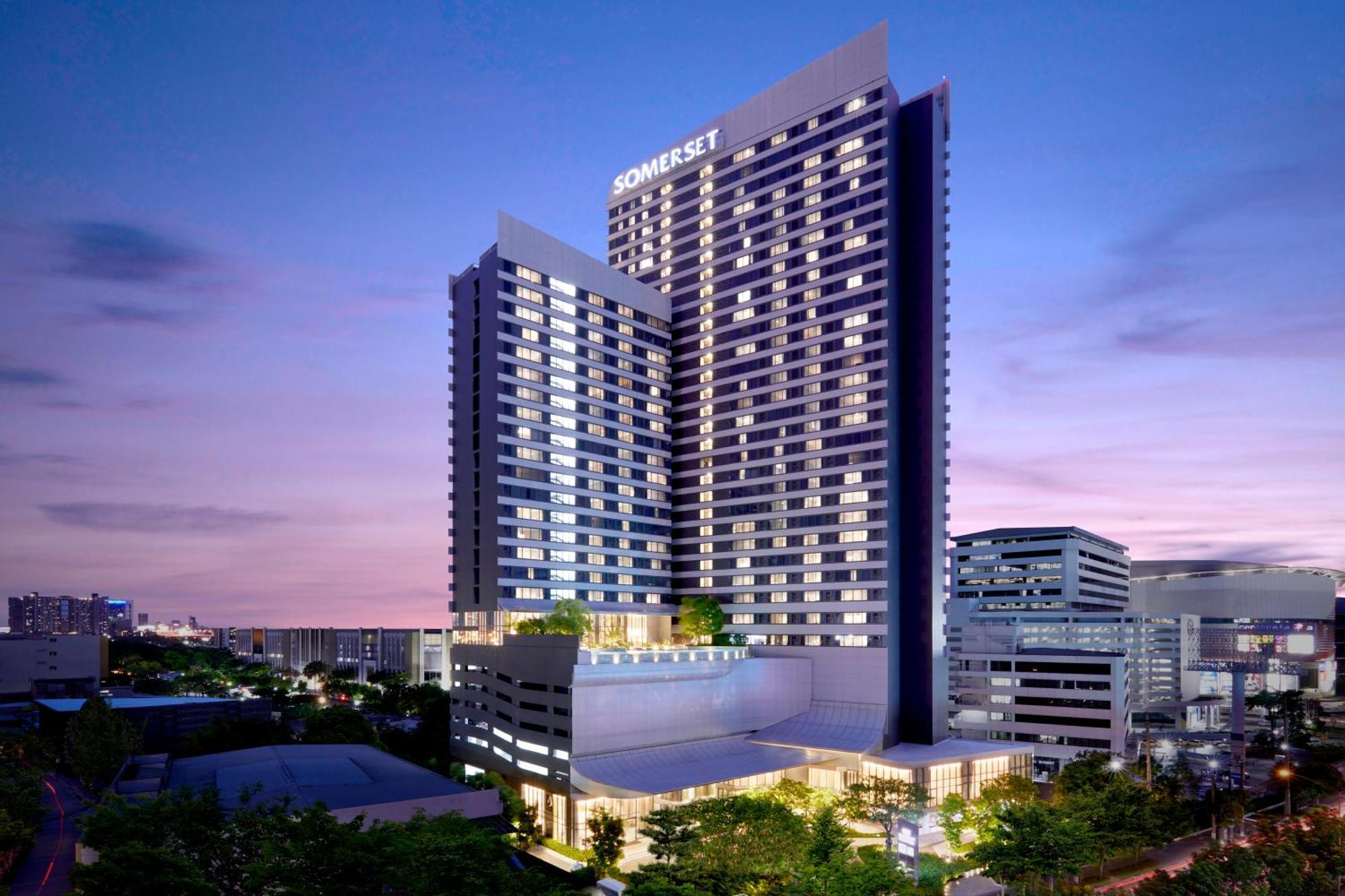Somerset Rama 9 Bangkok Esterno foto Somerset by Fraser