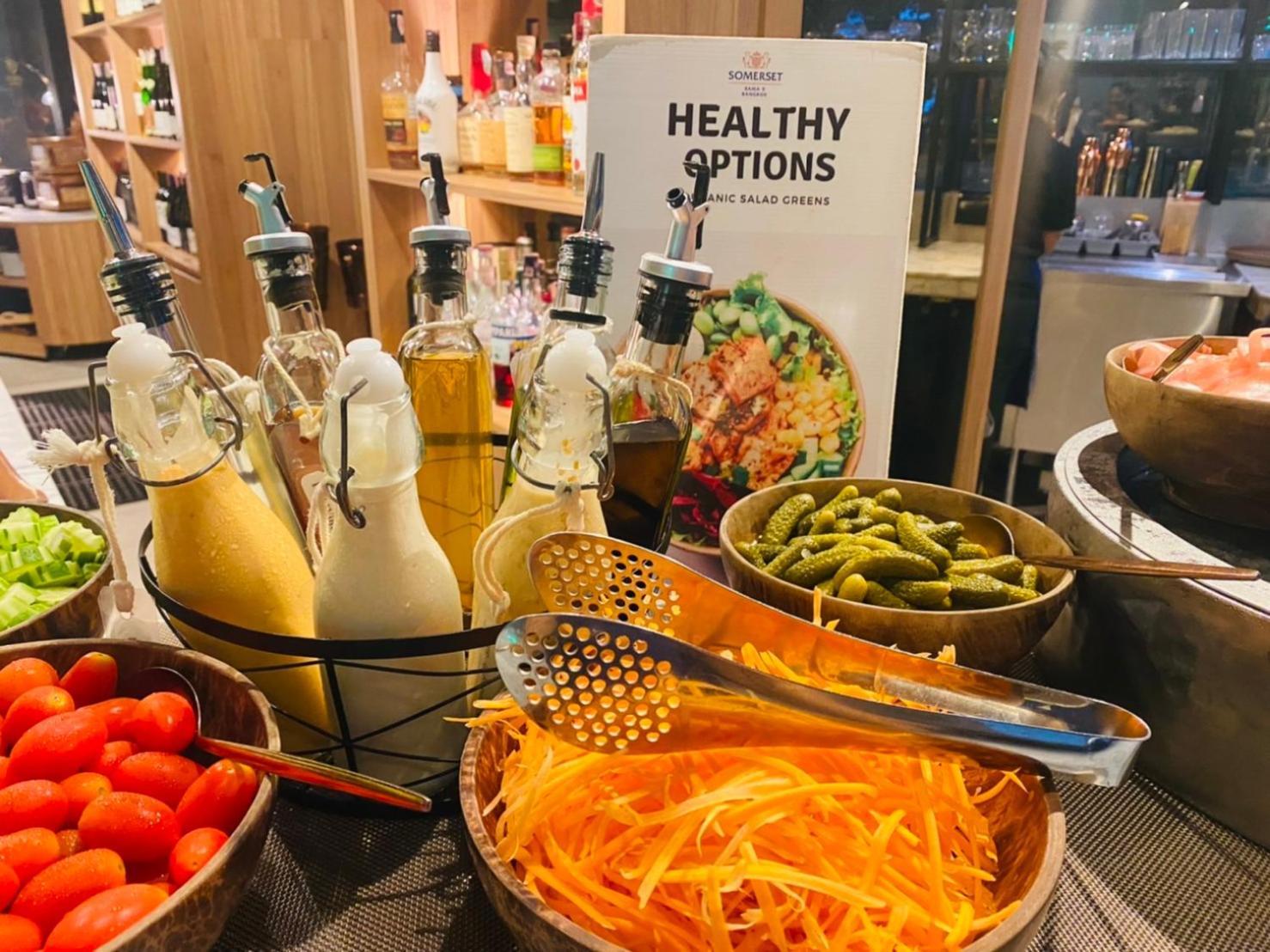 Somerset Rama 9 Bangkok Esterno foto Healthy options at a buffet
