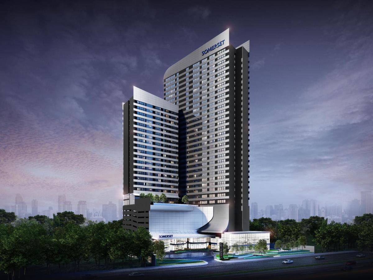 Somerset Rama 9 Bangkok Esterno foto The hotel's exterior