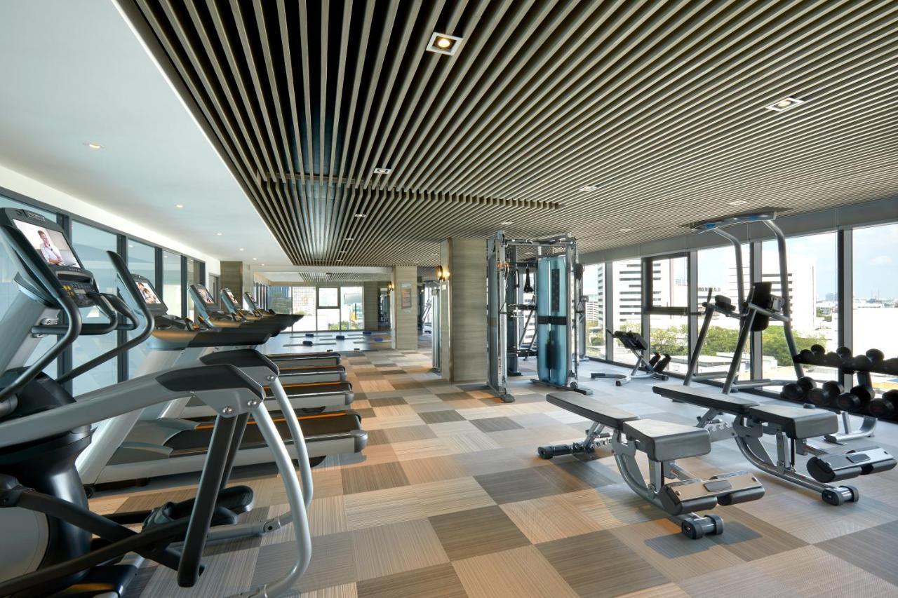 Somerset Rama 9 Bangkok Esterno foto The gym at the 1018 building