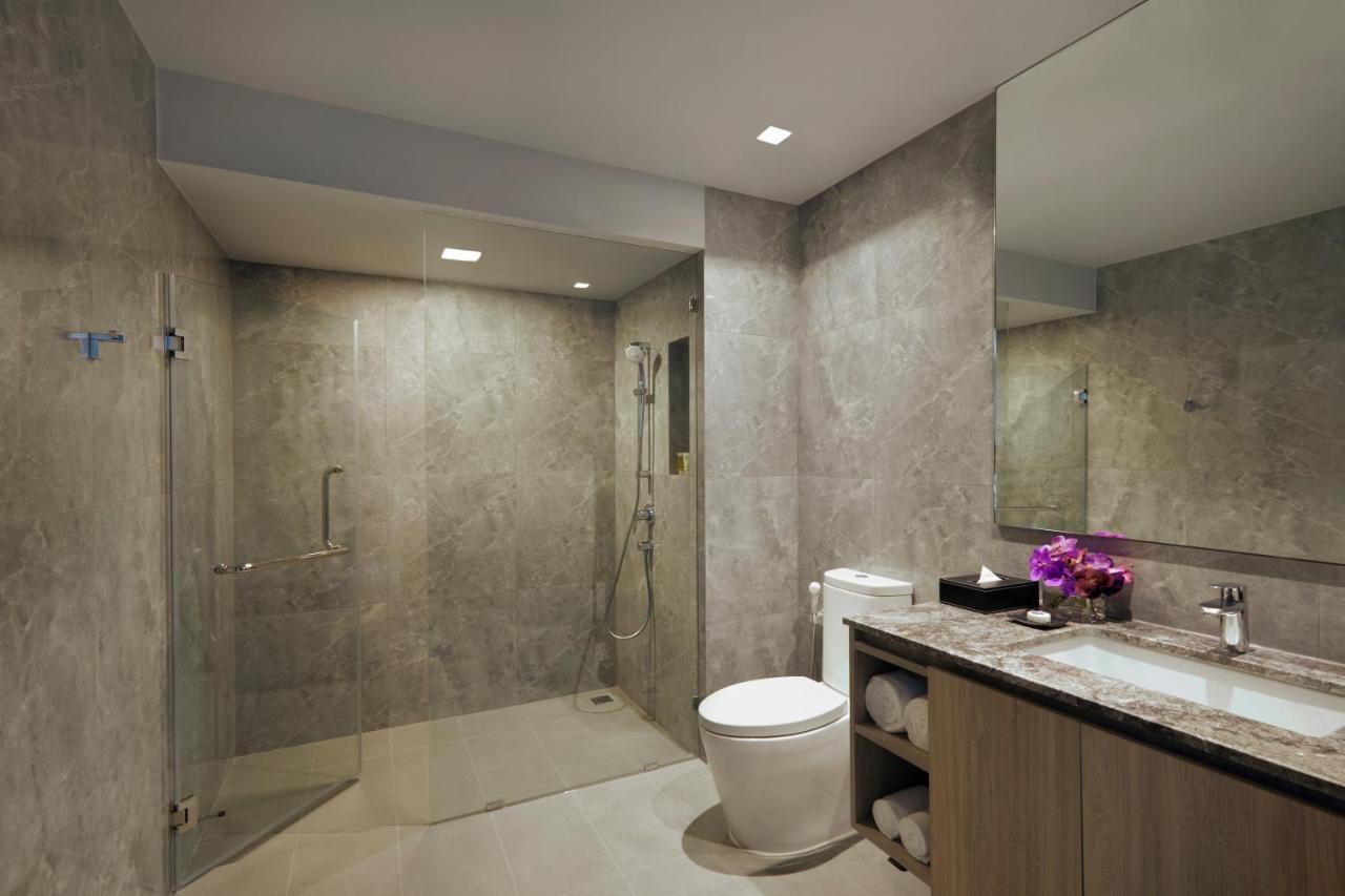 Somerset Rama 9 Bangkok Esterno foto A wet bathroom in Singapore